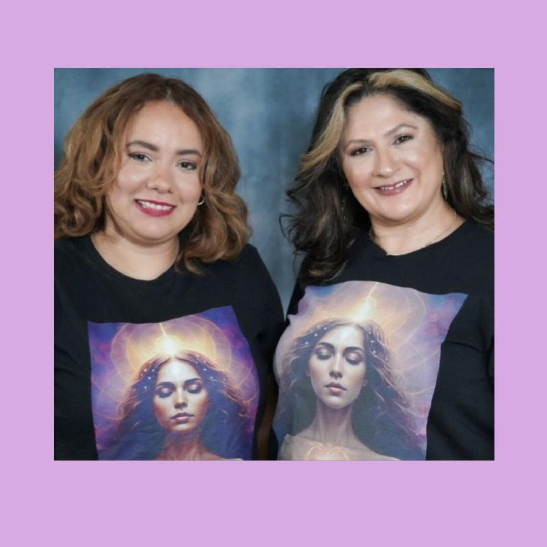 Dos mujeres compartiendo su voz, su experiencia y su propósito. Mi Universo Femenino nace para acompañarte, inspirarte y abrir c